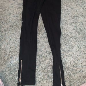 Black zipper pants, jegging type